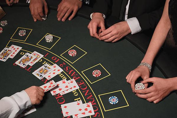 Popular Table Games Available at a Singapore online casino
